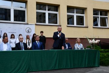Uroczyste rozpoczęcie roku szkolnego w placówkach oświatowych Powiatu Miechowskiego. Powiat miechowski