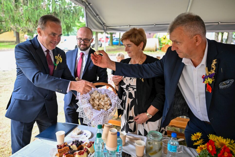 Dożynki Gminno-Uniwersyteckie 2025 w Prusach – święto wspólnoty, tradycji i wdzięczności. Gmina Kocmyrzów-Luborzyca