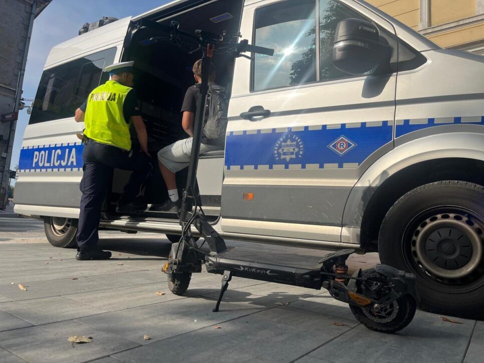 W trosce o bezpieczeństwo użytkowników jednośladów – policyjna akcja „Hulajnogi”. Brzesko