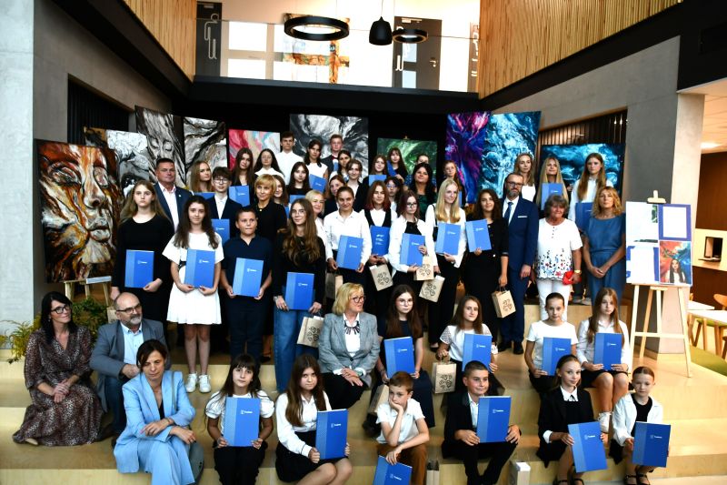 Uczniowie w naszej gminie otrzymali stypendia naukowe. Gmina Trzebinia