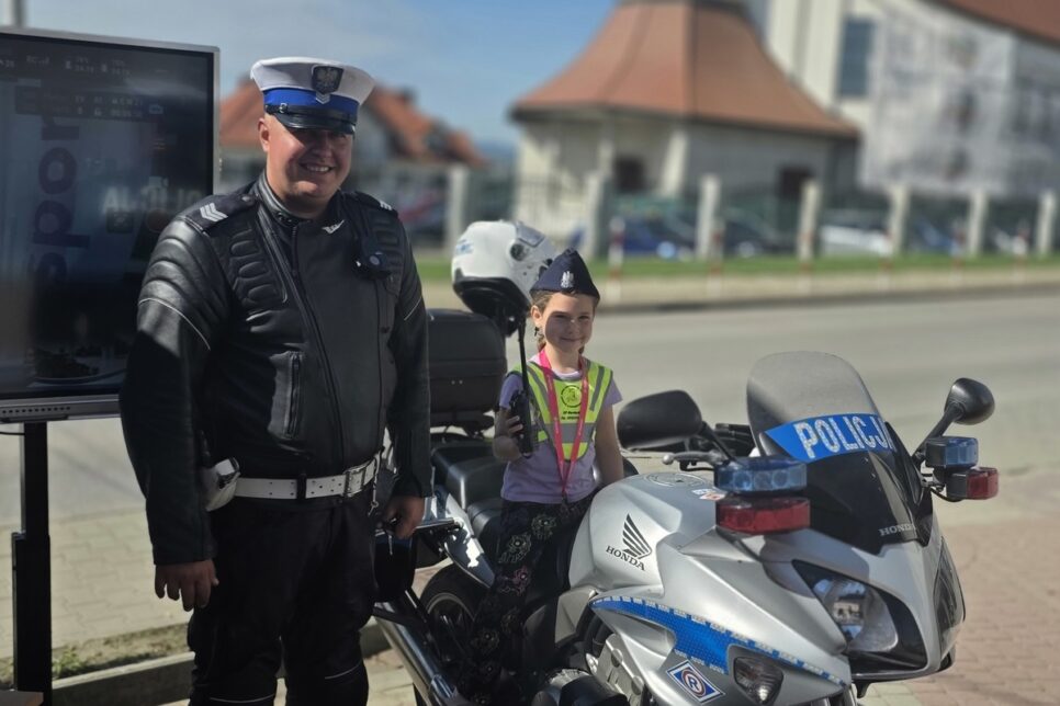 Piknik profilaktyczny „Hulaj z głową” pod Szkołą Podstawową w Mordawce. Limanowa