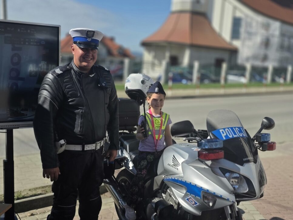 Piknik profilaktyczny „Hulaj z głową” pod Szkołą Podstawową w Mordawce. Limanowa