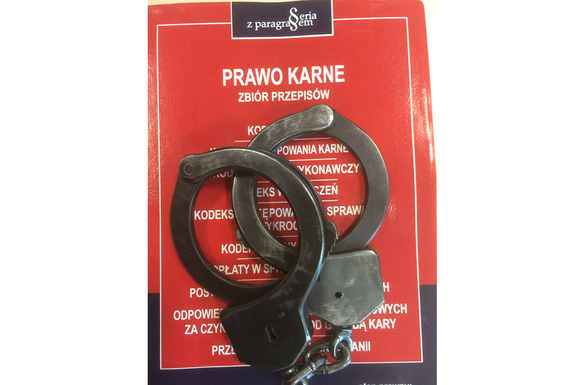 Wpadł z narkotykami, bo kierował pojazdem bez zapiętych pasów bezpieczeństwa.. Miechów