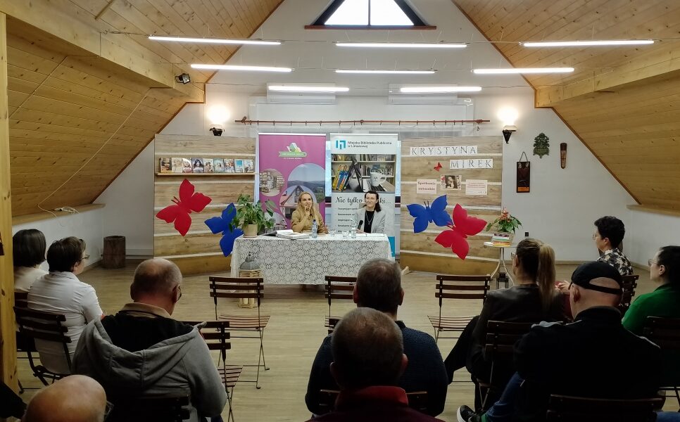 Spotkanie autorskie z Krystyną Mirek. Gmina Mszana Dolna