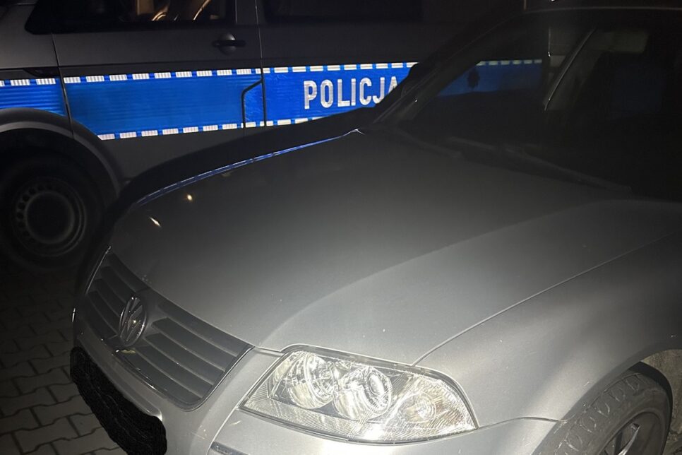 #DzielnicowyBliżejNas. Nietrzeźwy kierowca z sądowymi zakazami zatrzymany przez policjantów z Andrychowa . Wadowice