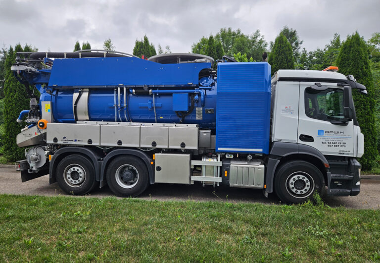 Nowoczesny samochód asenizacyjny ssąco-płuczący. Gmina Dąbrowa Tarnowska