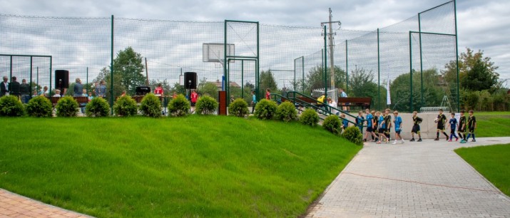 Boisko w Jaworniku otwarte!. Gmina Myślenice