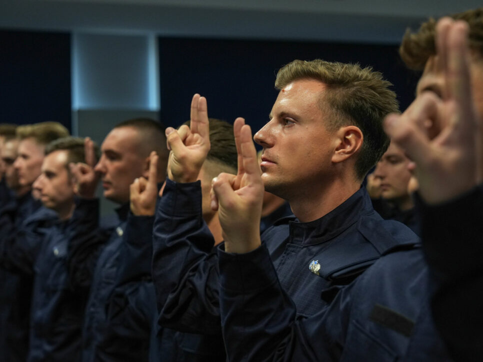 Ślubowanie 58 nowo przyjętych policjantów. Kraków