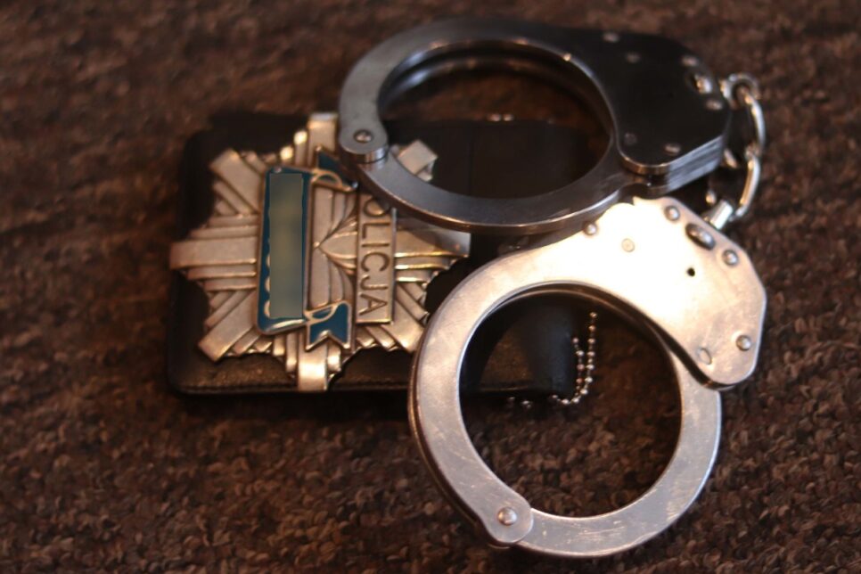 Policjanci ze Skawiny zatrzymali pseudokibiców z narkotykami. Kraków