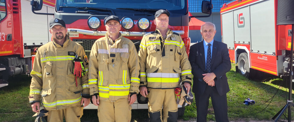 Nowy wóz strażacki dla OSP KSRG Ropa. Gmina Ropa
