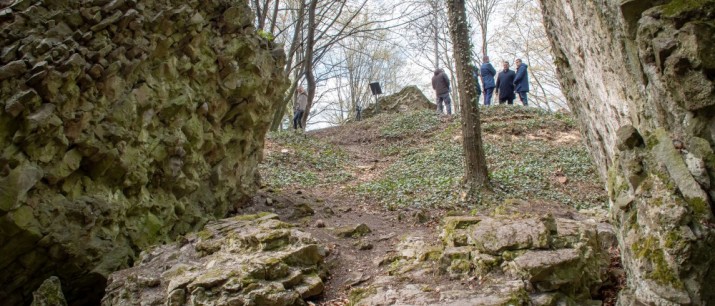Zamczysko w Myślenicach odkrywa swoje tajemnice – pierwsze wyniki badań w Muzeum Niepodległości. Gmina Myślenice