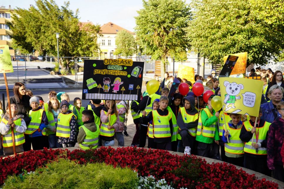 Odblaskowa Szkoła Podstawowa nr 2 w akcji – spotkanie z Burmistrzem Dąbrowy Tarnowskiej. Gmina Dąbrowa Tarnowska