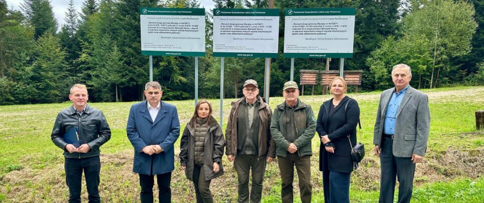 Odbiór wyremontowanej drogi gminnej w Barwałdzie Górnym. Kalwaria Zebrzydowska