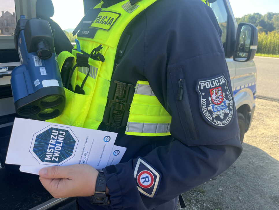 „Mistrzu, zwolnij” – brzeska policja przypomina o bezpieczeństwie na drogach. Brzesko