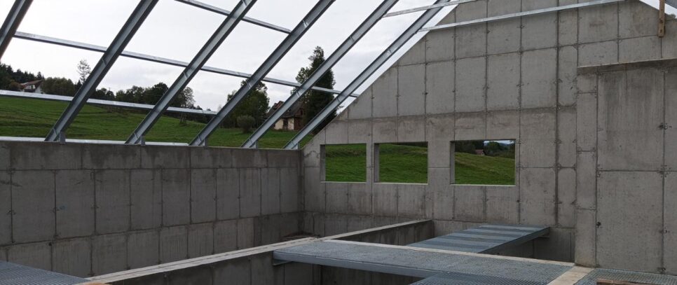 Budowa oczyszczalni ścieków wraz z kanalizacją sanitarną w miejscowości Skawa w toku.. Raba Wyżna