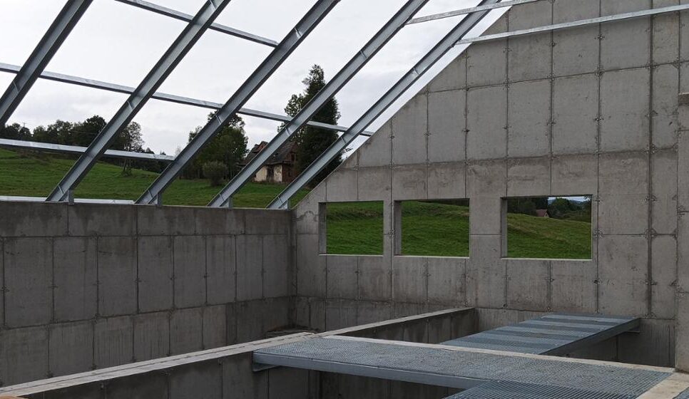 Budowa oczyszczalni ścieków wraz z kanalizacją sanitarną w miejscowości Skawa w toku.. Raba Wyżna