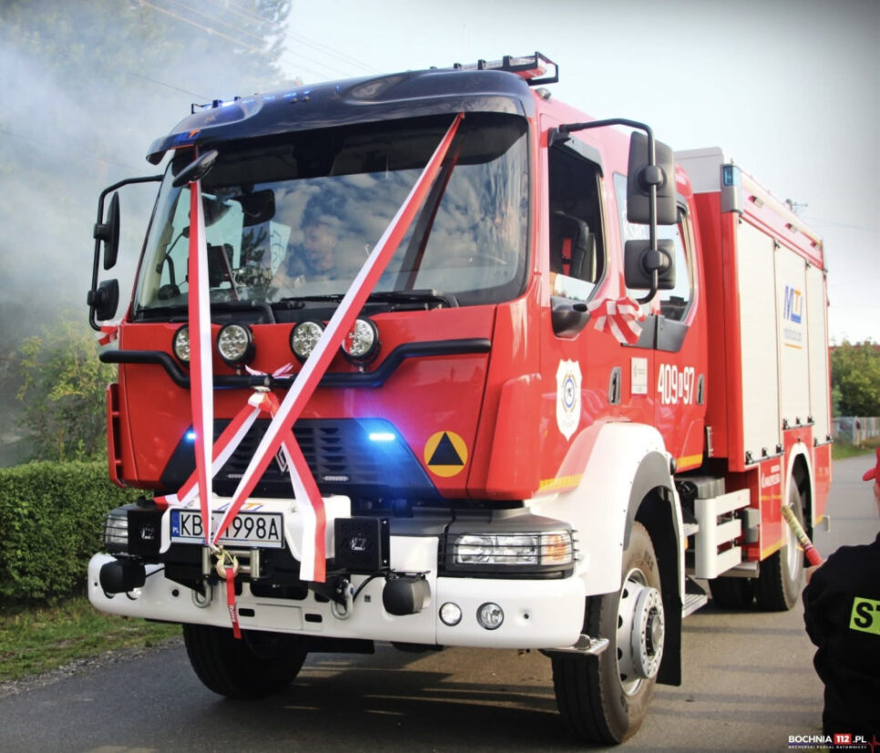 OSP Dziewin z nowym samochodem. Gmina Drwina