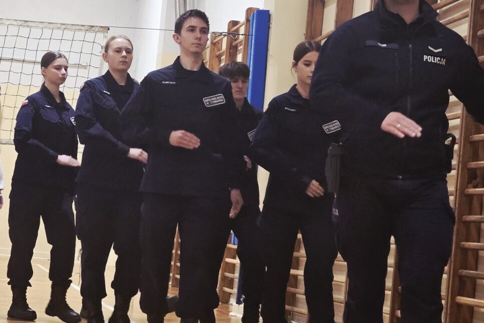 Zajęcia praktyczne dla uczniów klasy policyjnej w Tymbarku. Limanowa