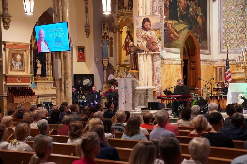 Muzyczny hołd małopolskich muzyków dla Jana Pawła II w sercu Nowego Jorku. Małopolska