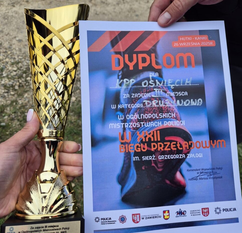 Śląsk. Oświęcimscy policjanci drużynowo zdobyli trzecie miejsce na Ogólnopolskich Mistrzostwach Policji w Biegu Przełajowym im. sierż. Grzegorza Załogi. Oświęcim