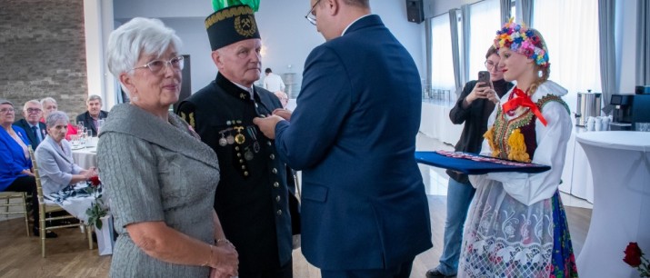 Złote Gody w Myślenicach – 69 par świętowało pół wieku wspólnego życia. Gmina Myślenice