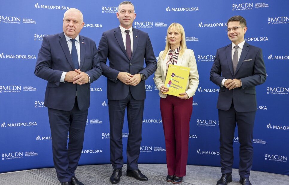 Projekt cyfryzacji szkół w Gnojniku oraz Biesiadkach. Gmina Gnojnik