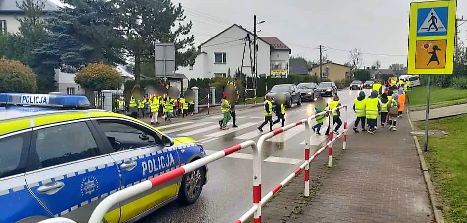 #DzielnicowyBliżejnas. Bachowice – wspólna akcja Policji i szkoły w ramach akcji „Odblaskowa szkoła” . Wadowice
