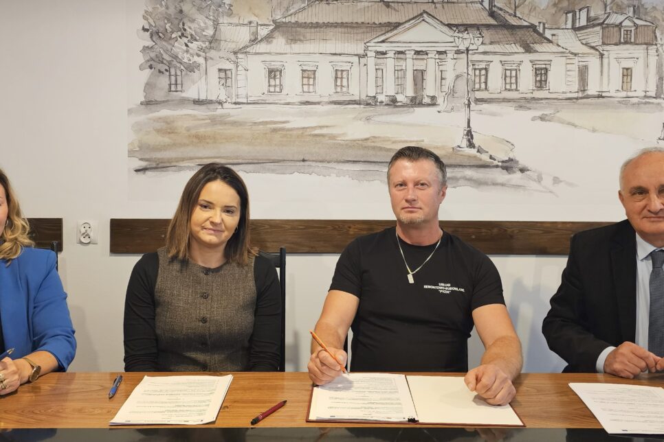 Gmina Ropa dostosowuje szkoły do potrzeb osób z niepełnosprawnościami. Gmina Ropa