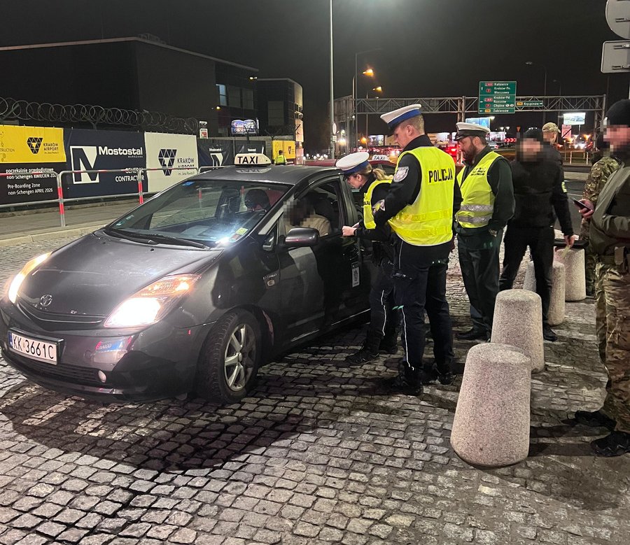 Kontrole przewoźników aplikacji mobilnych w powiecie krakowskim. Kraków