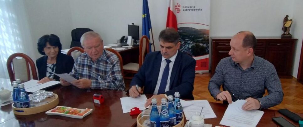 Ruszają prace naprawcze dachu hali sportowej Zespołu Szkół nr 1 w Kalwarii Zebrzydowskiej!. Kalwaria Zebrzydowska