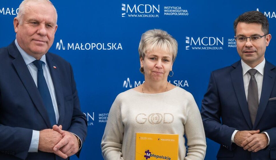 Kalwaria Zebrzydowska wśród partnerów Małopolskiego Systemu Wspierania Transformacji Cyfrowej Szkół.. Kalwaria Zebrzydowska