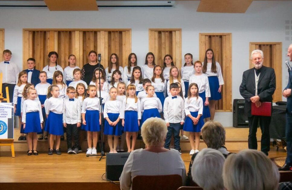 Studenci Uniwerystetu Złotego Wieku rozpoczęli nowy rok akademicki!. Gorlice