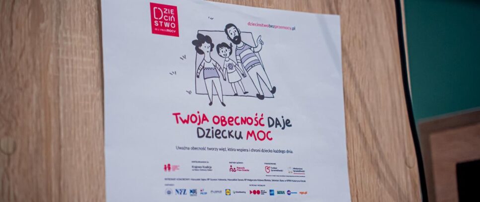 Konferencja „Dzieciństwo bez Przemocy – wspólna odpowiedzialność” w Gorlicach Profilaktyka przemocy rówieśniczej i troska o zdrowie psychiczne dzieci i młodzieży. Gorlice