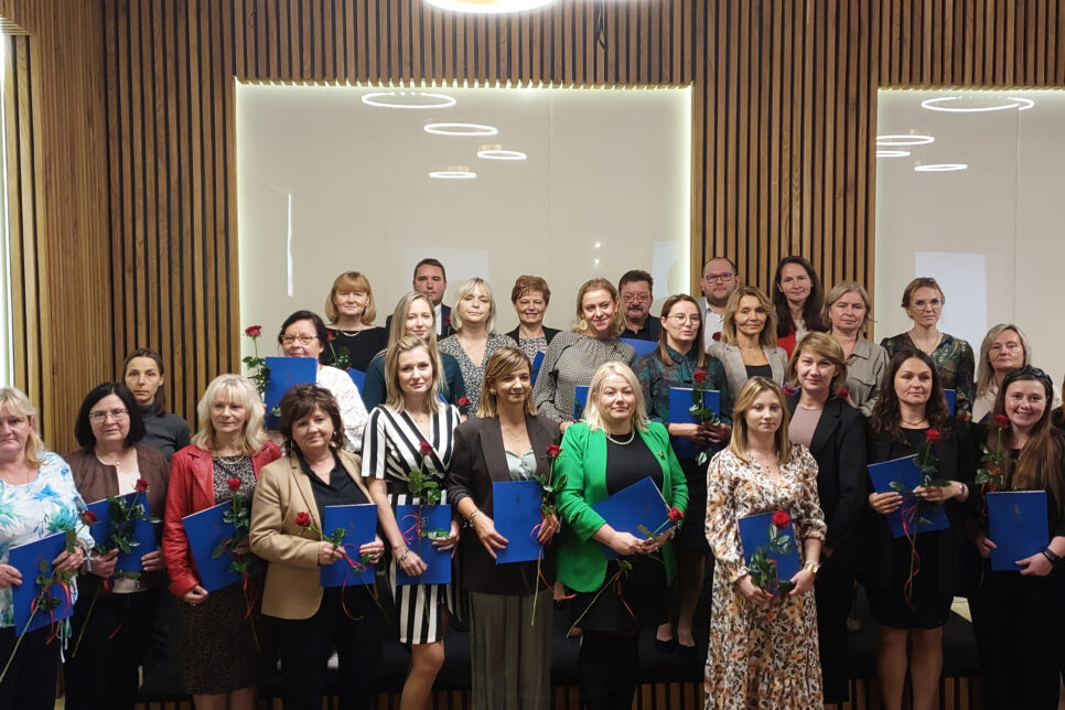 Skawińscy nauczyciele z nagrodami Burmistrza i Kuratora Oświaty. Gmina Skawina