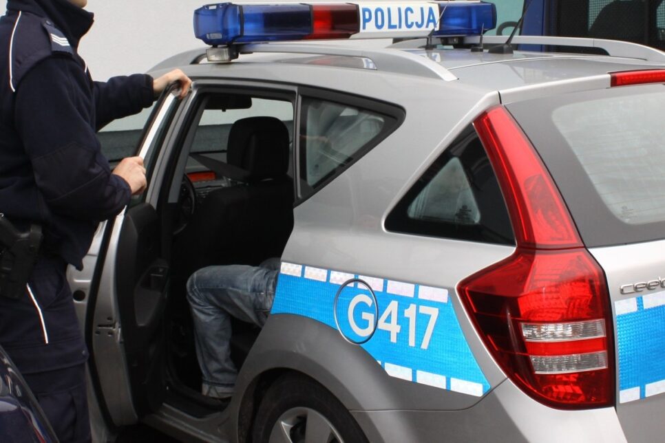 Oświęcim. Dzielnicowi zatrzymali złodzieja sklepowego i odzyskali skradziony towar. Oświęcim