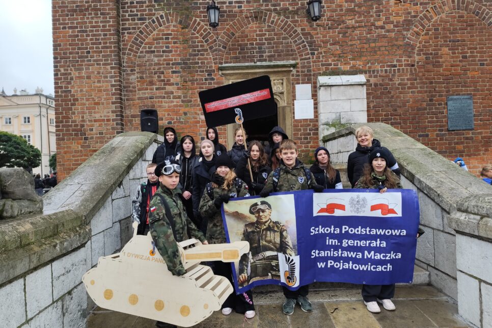 Parada Szkolnych Patronów. Wyróżnienie dla Pojałowic. Gmina Miechów