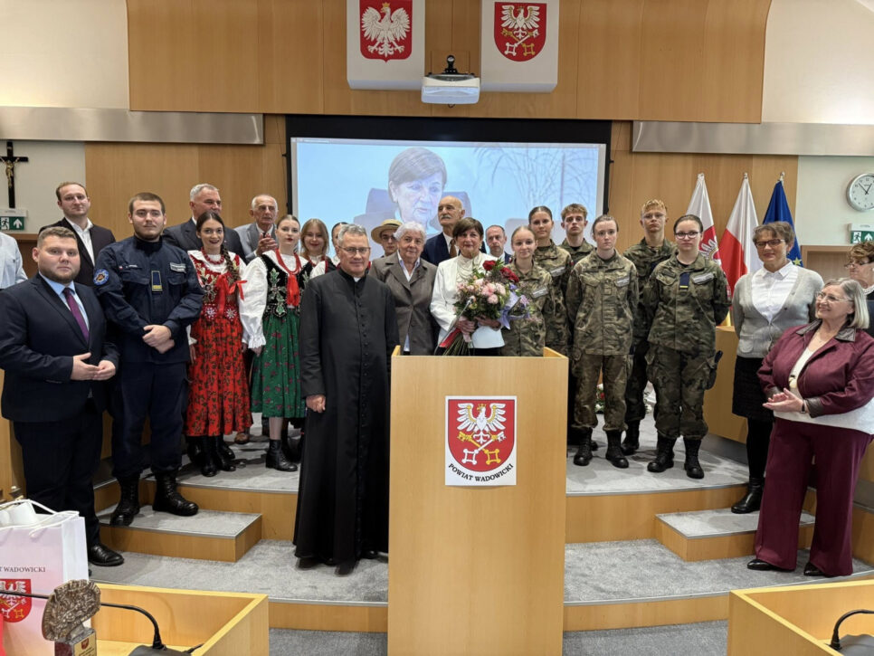 Śp. ks. Tadeusz Kasperek i Pani Zofia Wanat uhonorowani tytułem „Zasłużony dla Powiatu Wadowickiego”. Wadowice