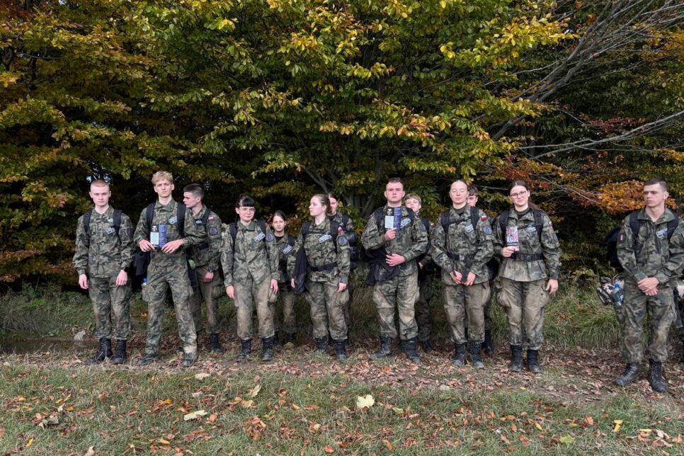 Wymarsz szkoleniowo – kondycyjny uczniów klas mundurowych z udziałem policjantów. Kraków