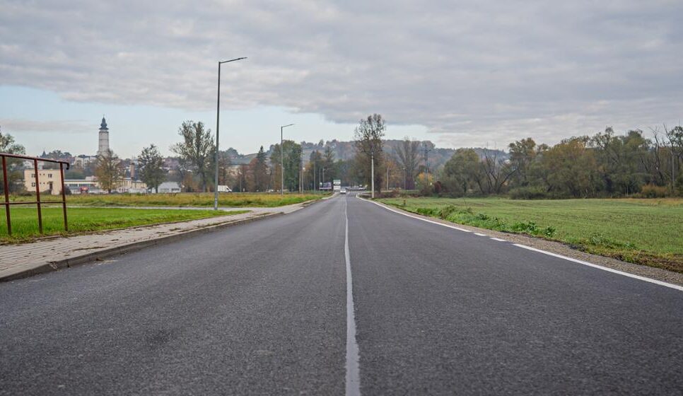 Bezpieczniej i wygodniej – zakończono remont drogi powiatowej w Bieczu. Gorlice
