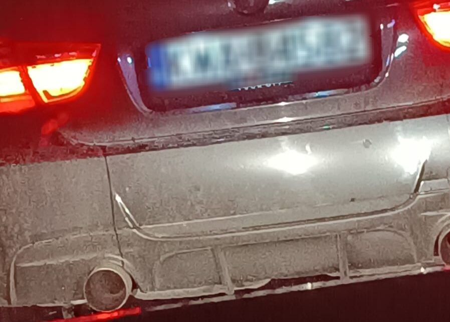 Działania „Ciche Miasto” – policjanci reagują na hałaśliwe pojazdy i agresję na drodze. Wadowice