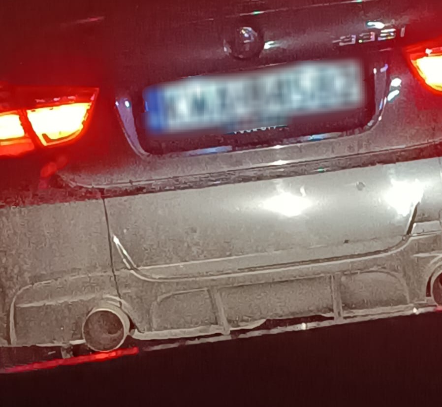 Działania „Ciche Miasto” – policjanci reagują na hałaśliwe pojazdy i agresję na drodze. Wadowice