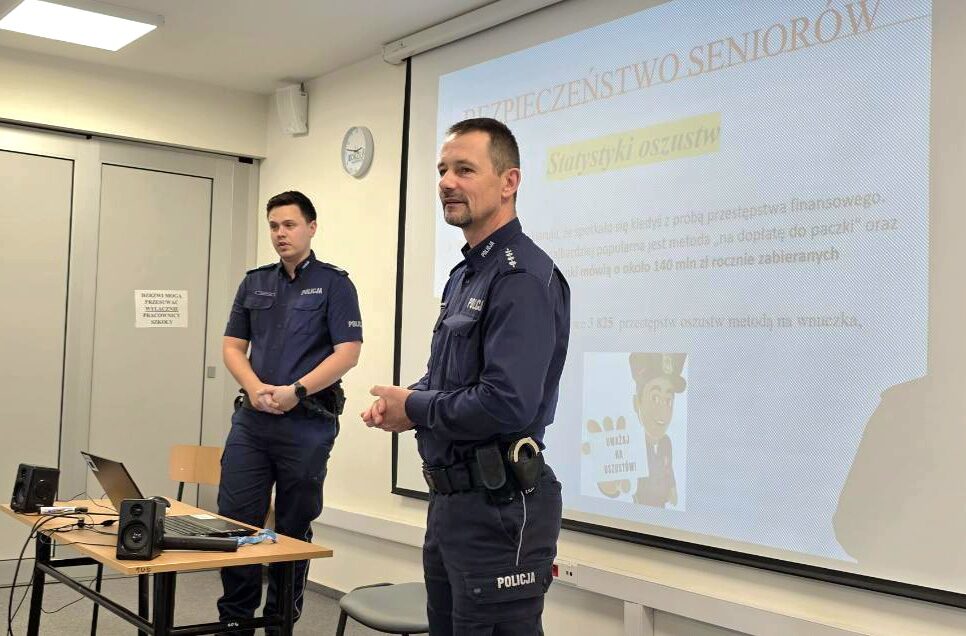 #DzielnicowyBliżejNas. Spotkanie z seniorami o bezpieczeństwie . Wadowice