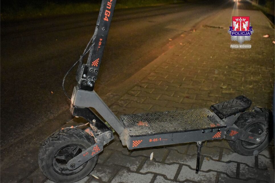 Niebezpieczna jazda na hulajnodze elektrycznej – 16-latek w stanie krytycznym po nocnym wypadku w Trzemeśni. Myślenice