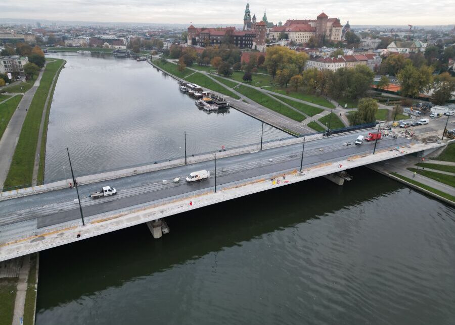 Tramwaje na moście Grunwaldzkim jeszcze w październiku. Kraków