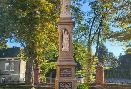 Z szacunkiem dla historii – kapliczka w Dębnie po remoncie konserwatorskim. Gmina Dębno