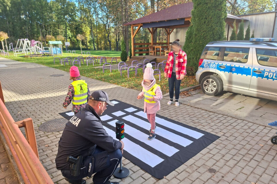 #DzielnicowyBliżejNas. Lekcje bezpieczeństwa z dzielnicowymi.. Brzesko