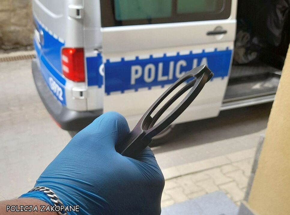 Areszt za usiłowanie rozboju z użyciem noża na turyście ze Słowacji. Zakopane