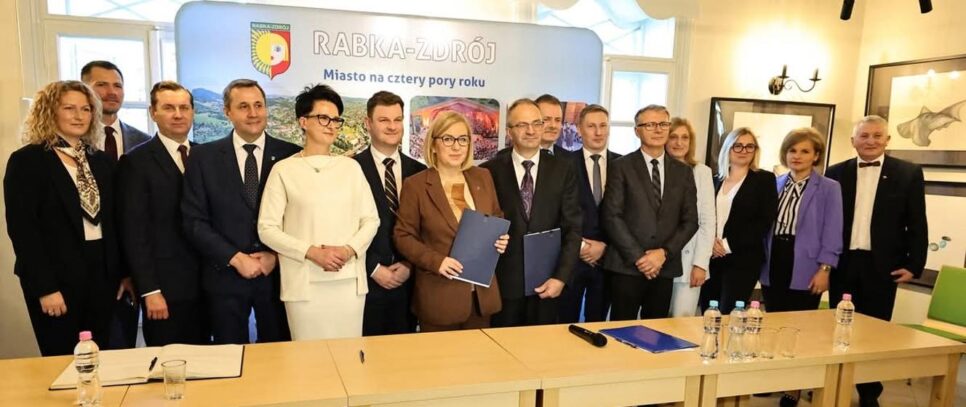 Podpisanie umowy na budowę infrastruktury OZE dla rozwoju funkcjonowania Klastra Energii „Brama Podhala” – projekt demonstracyjny.. Raba Wyżna