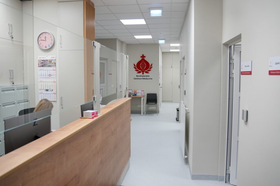 Uroczyste poświęcenie nowych przestrzeni POZ i Apteki Szpitalnej w Szpitalu Zakonu Bonifratrów w Krakowie. Zakon Bonifratrzy Kraków