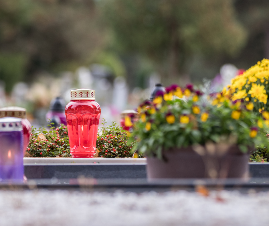 Podczas przygotowań do Święta Zmarłych pamiętajmy o bezpieczeństwie. Myślenice